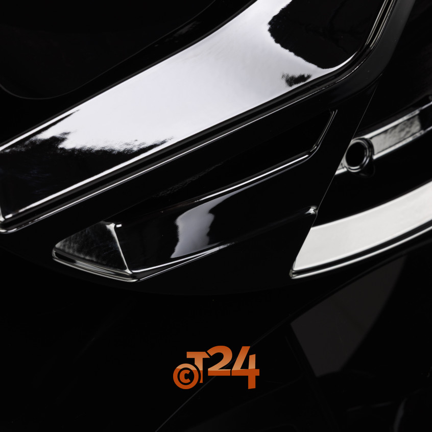 MM1031|Gloss Black 18